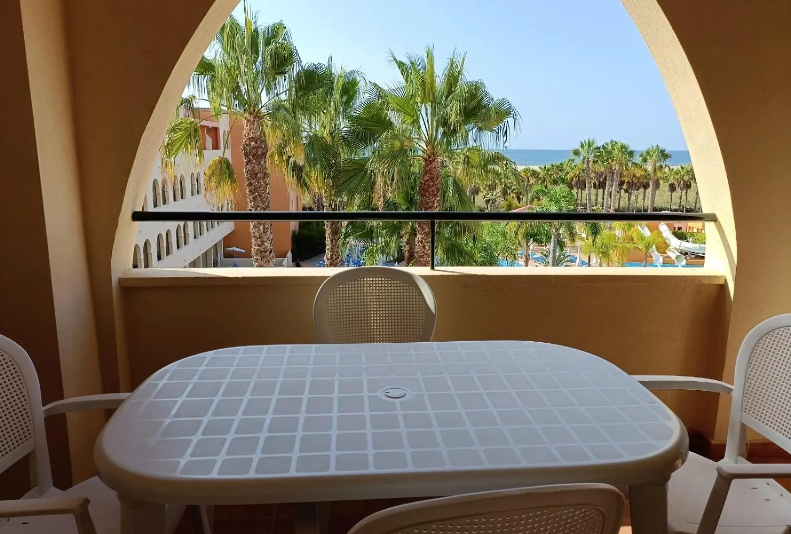 Apartamento Primera Linea De Playa Isla Canela location